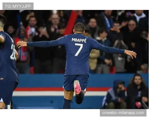 朗斯与马赛爆发大规模冲突，主裁判出示三张红牌平息事态